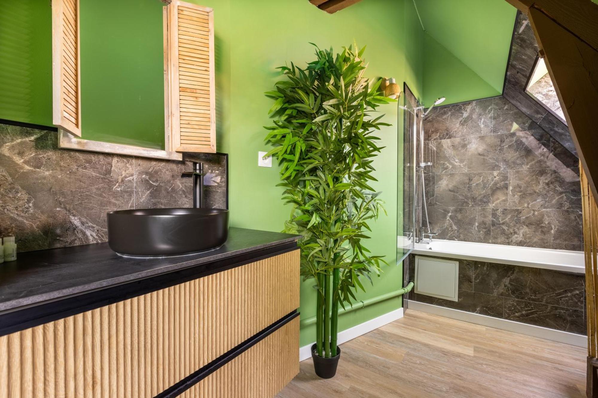 La Kabane , Appartement Proche Centre Et Plage Avec Experience Decoration Jungle Unique Льо Портел Екстериор снимка